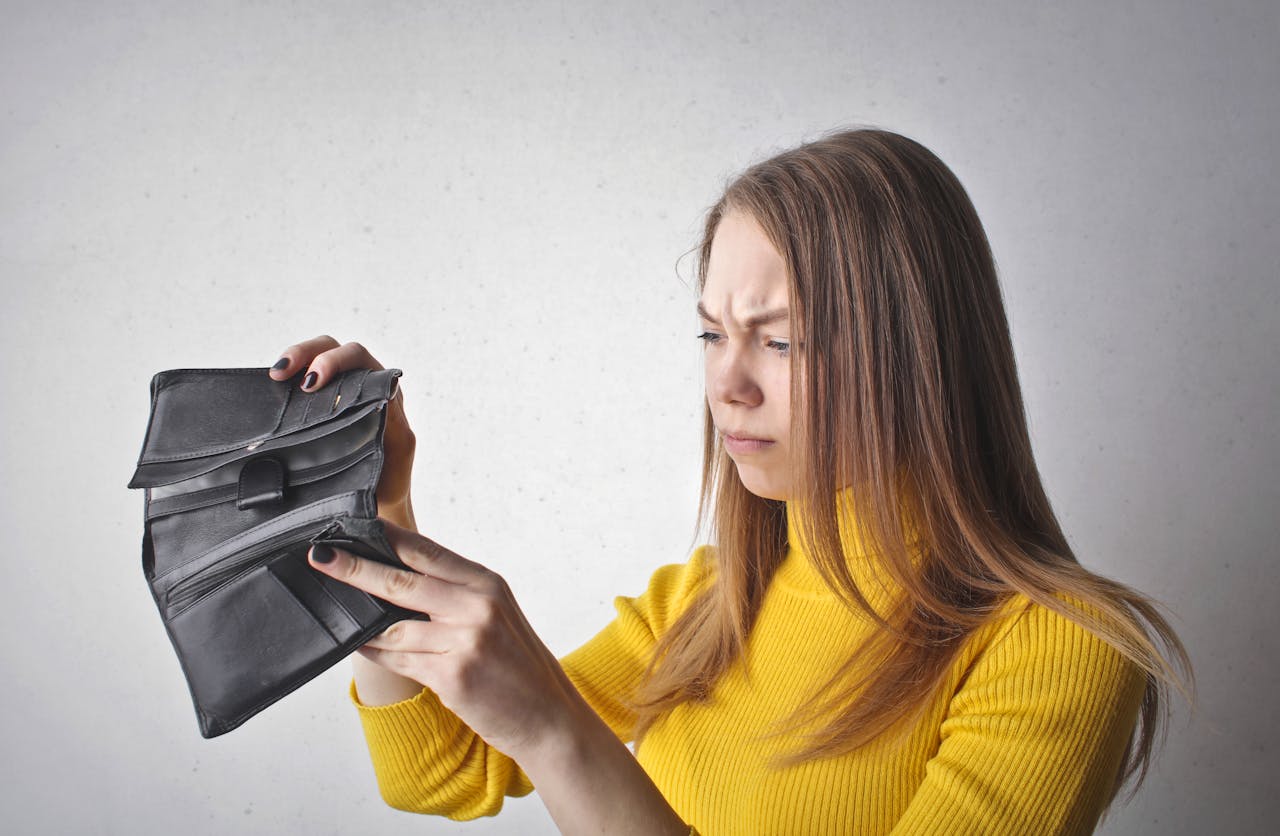 How to Save Money Fast on a Low Income (Even If You’re Living Paycheck to Paycheck and Feel Stuck)
